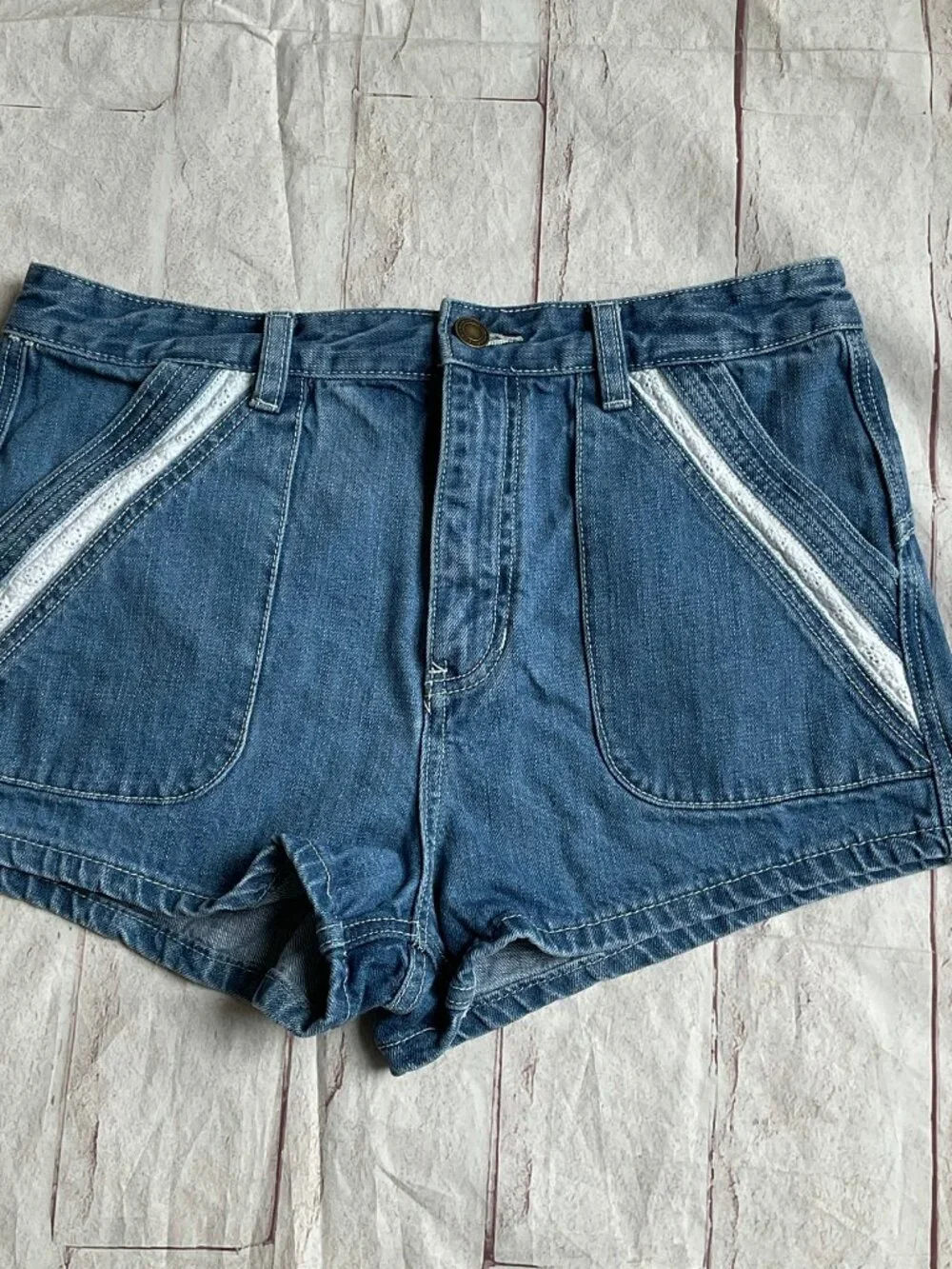 Free People Women's Waist Size 30 Sweet Surrender Jean Shorts Denim